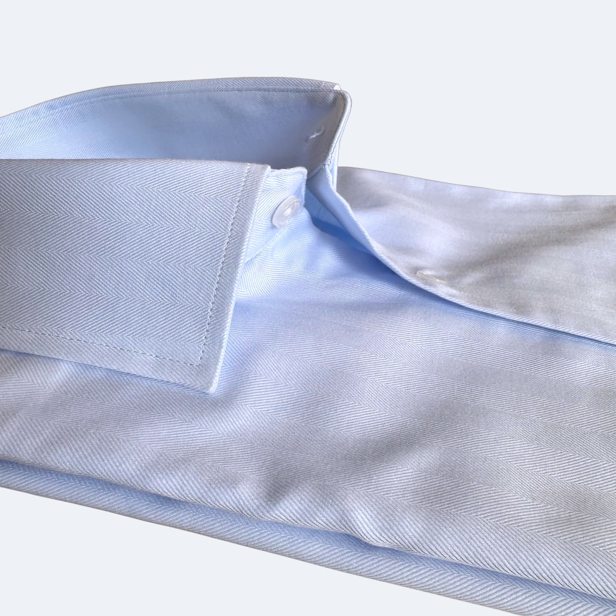 Hellblaues Herringbone Hemd  |  100% Baumwolle